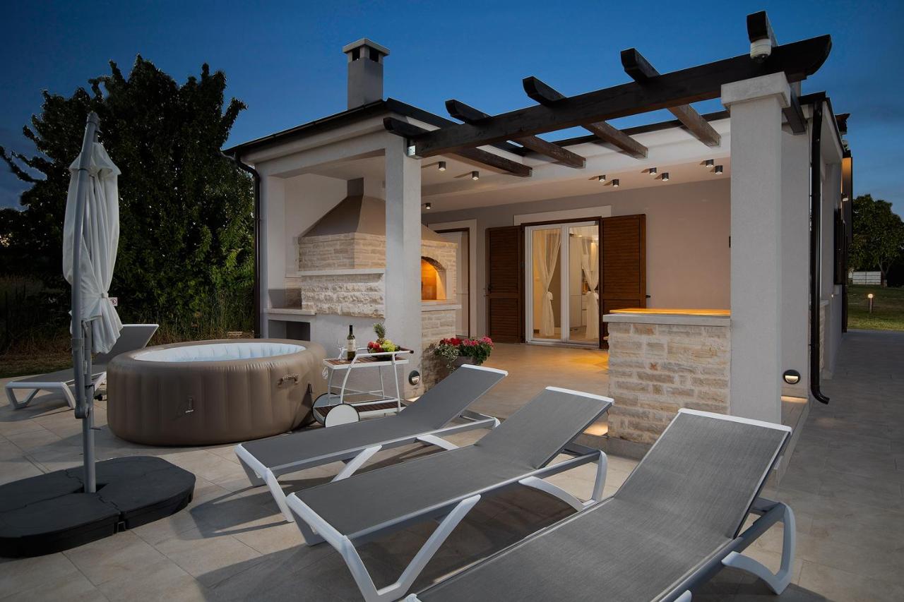 Villa Irena Medulin Exterior photo